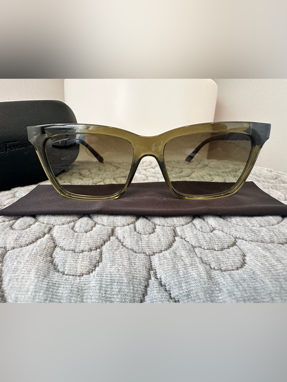 EUC🤎Salvatore Ferragamo SF1027 Sunglasses Green